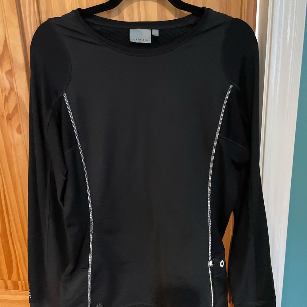 Long sleeve Athleta workout shirt